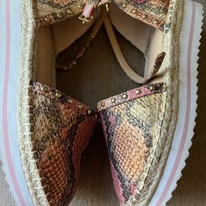 Women’s JLo espadrilles. 7.5